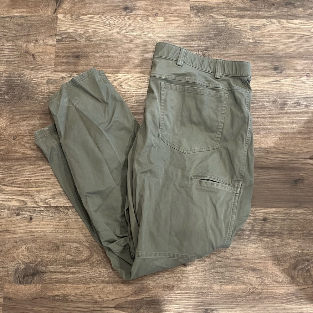 Men’s Under Armour Pants